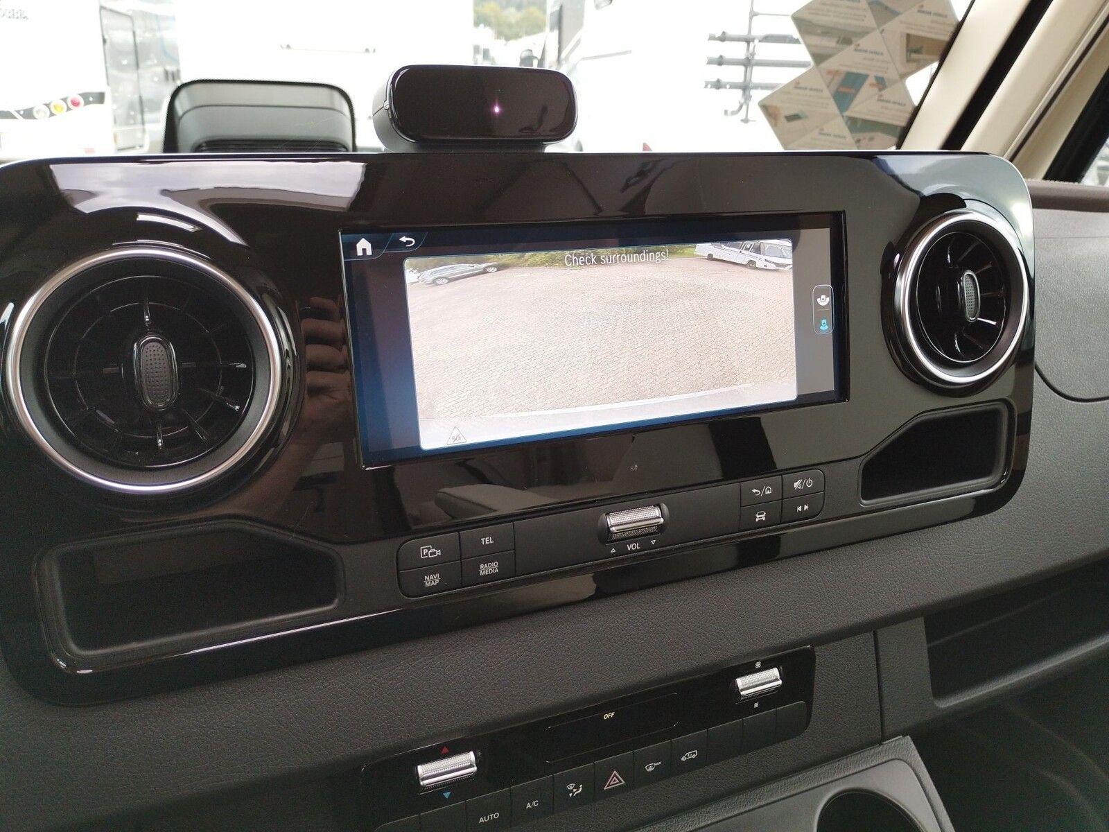Fahrzeugabbildung Eura Mobil Integra Line GT IL 726 QF Mondial+, Mark.,170PS