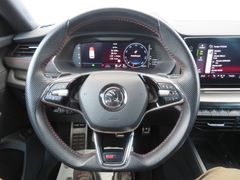 SKODA Octavia Combi 2.0 TDI RS 4x4 DSG Reise Ahk Navi SKODA Octavia Combi 2.0 TDI RS 4x4 DSG Reise Ahk Navi