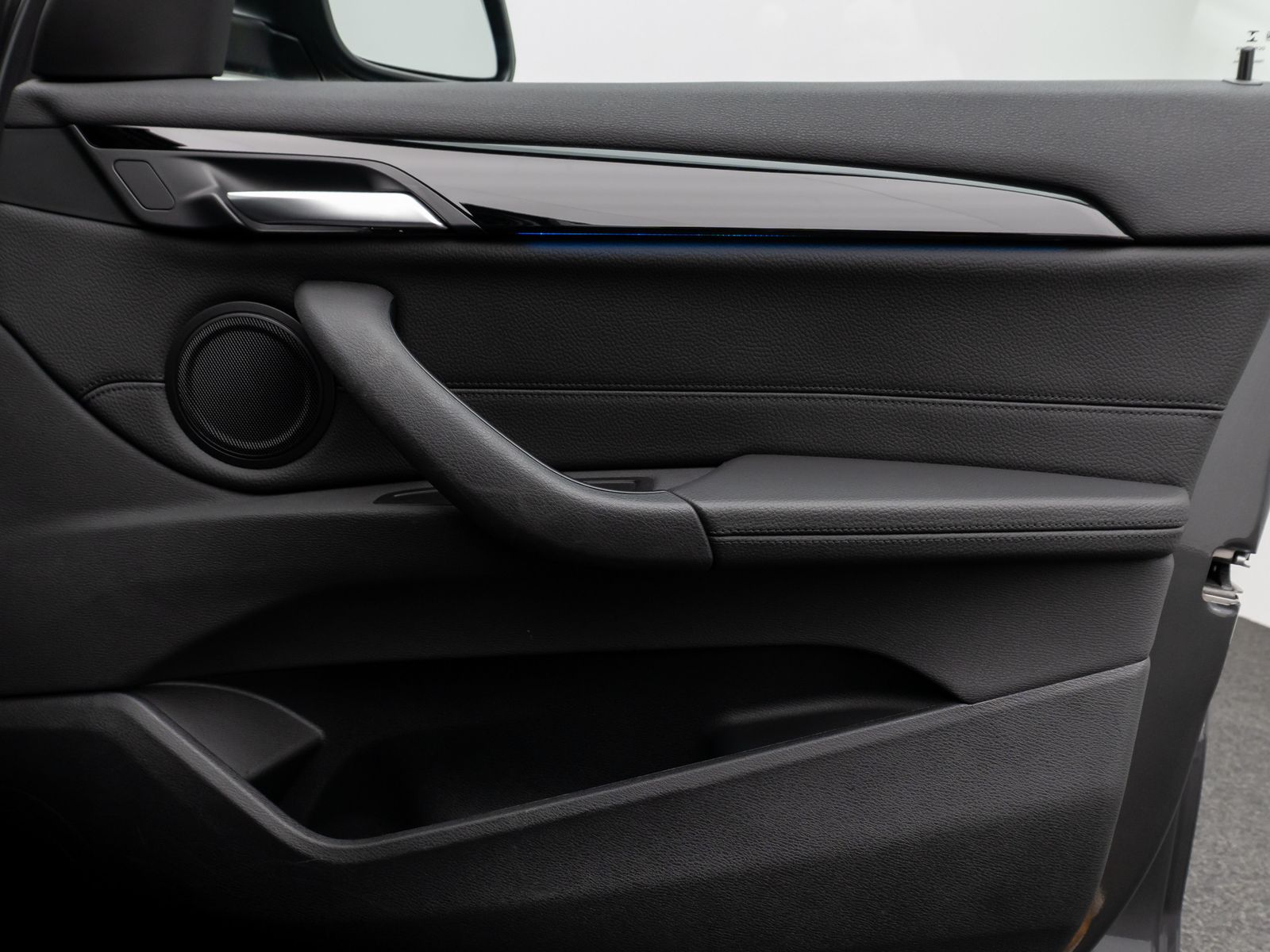 Fahrzeugabbildung BMW X1 xD25e PDC DAB Navi Lordos Geschwindigkeitsreg