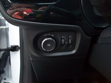 Bild 12 Opel Corsa F 1.2T Elegance LED Klima PDC SHZ Navi-App