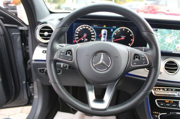 Fahrzeugabbildung Mercedes-Benz E 400 Lim. 4Matic AMG Line Widescreen 19"