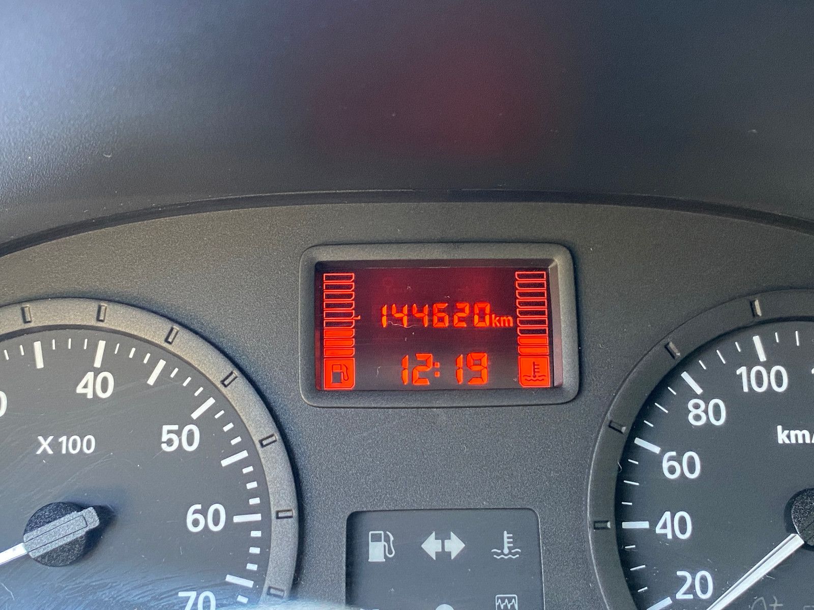 Fahrzeugabbildung Dacia Logan MCV 1.6 Kombi Ambiance AHK+TÜV-NEU