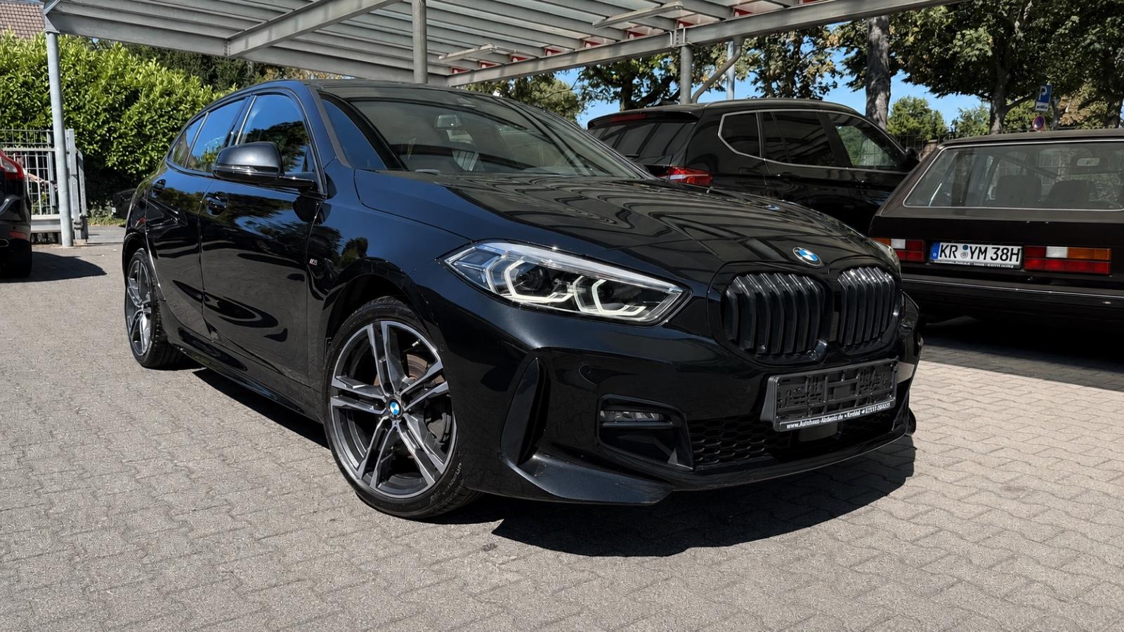 BMW 118 i Lim. M Sport|NAVI|LED|RKAM|M SITZE|1.HAND|
