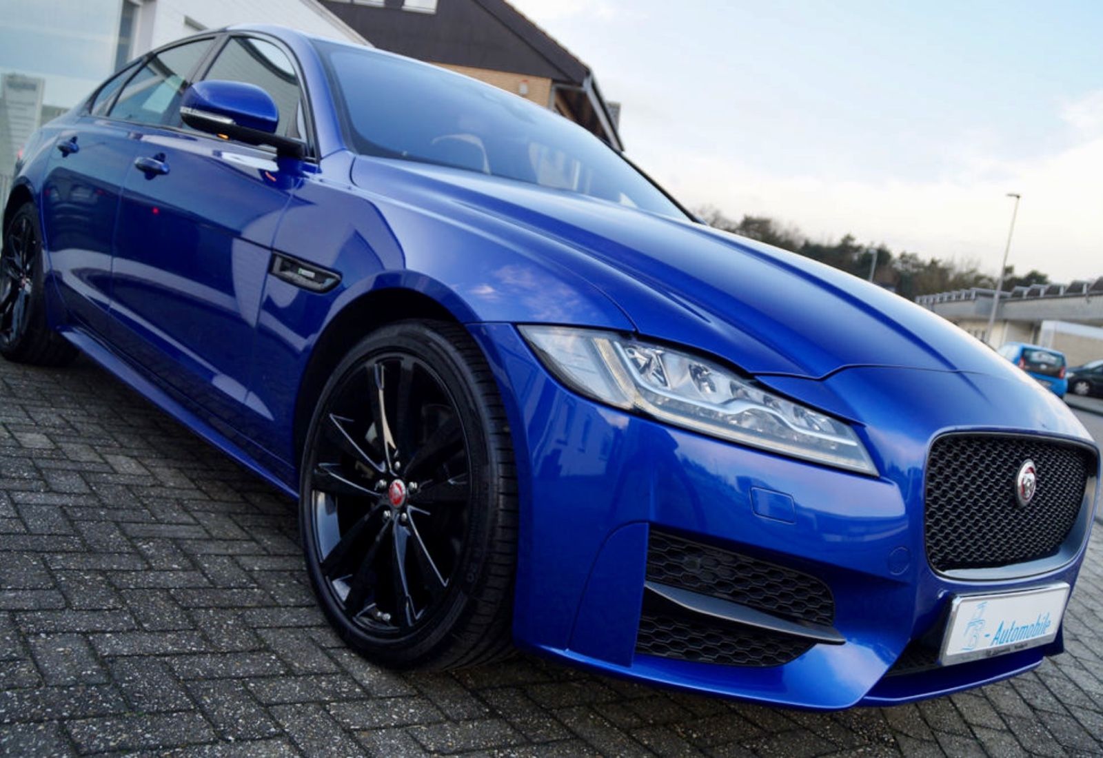 JAGUAR XF