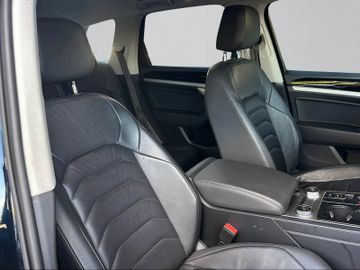 Volkswagen Touareg - 11