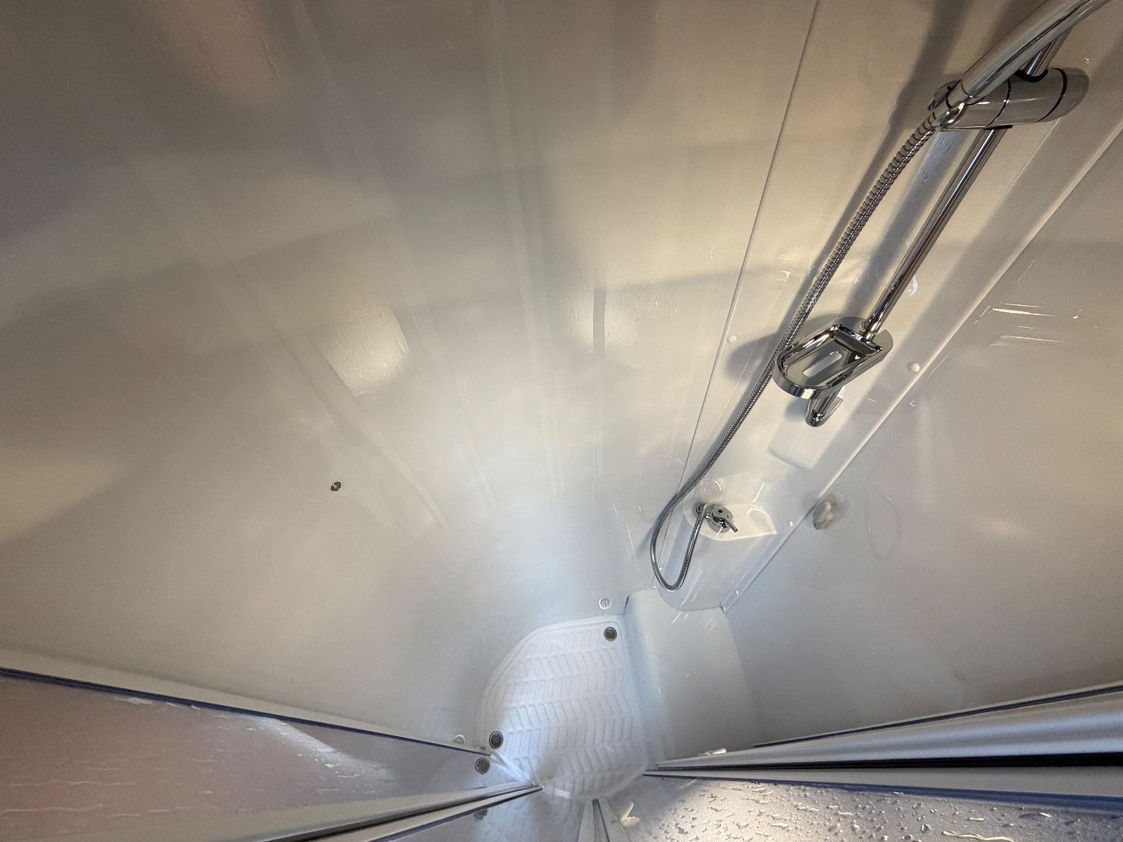 Fahrzeugabbildung Weinsberg CaraCompact 640 MEG MJ26 Mercedes Sprinter