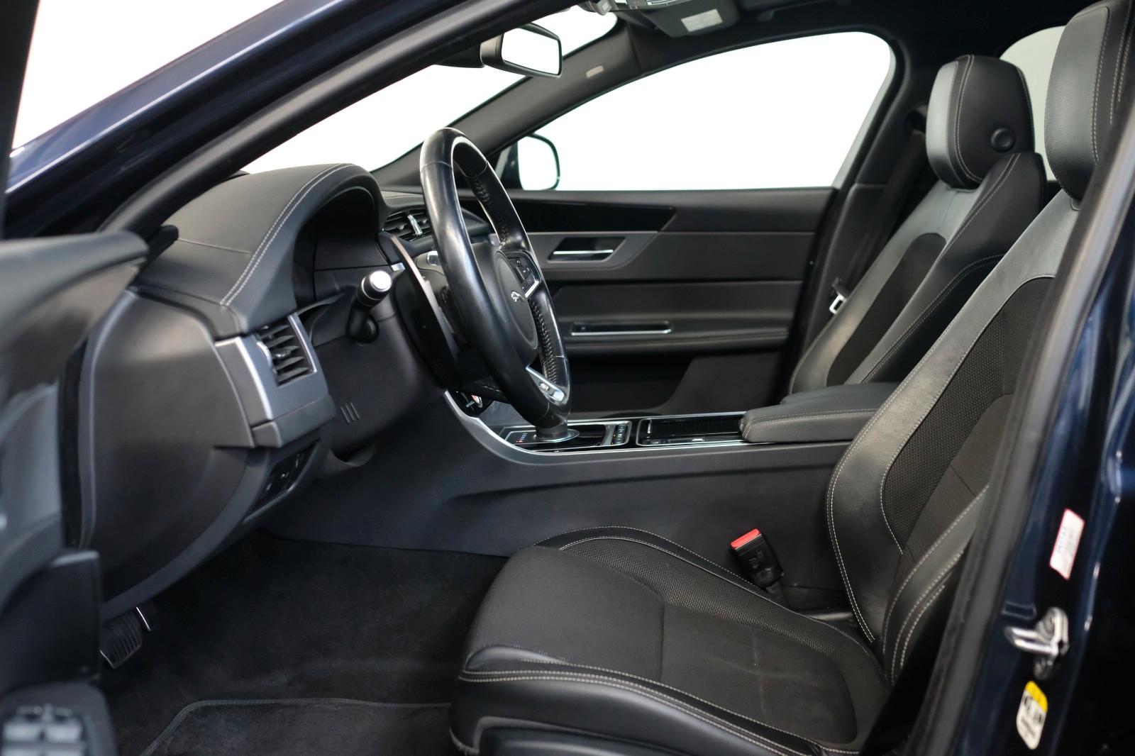 JAGUAR XF R-SPORT 300CH - HISTORIQUE ENTRETIEN COMPLET - CAMERA DE RECUL - TOIT OUVRANT - MERIDIAN