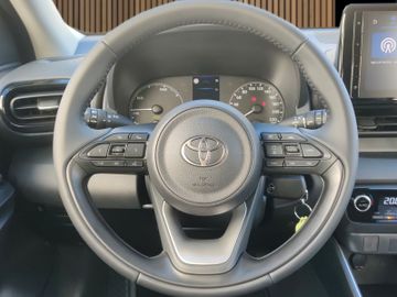 Toyota Yaris - 10