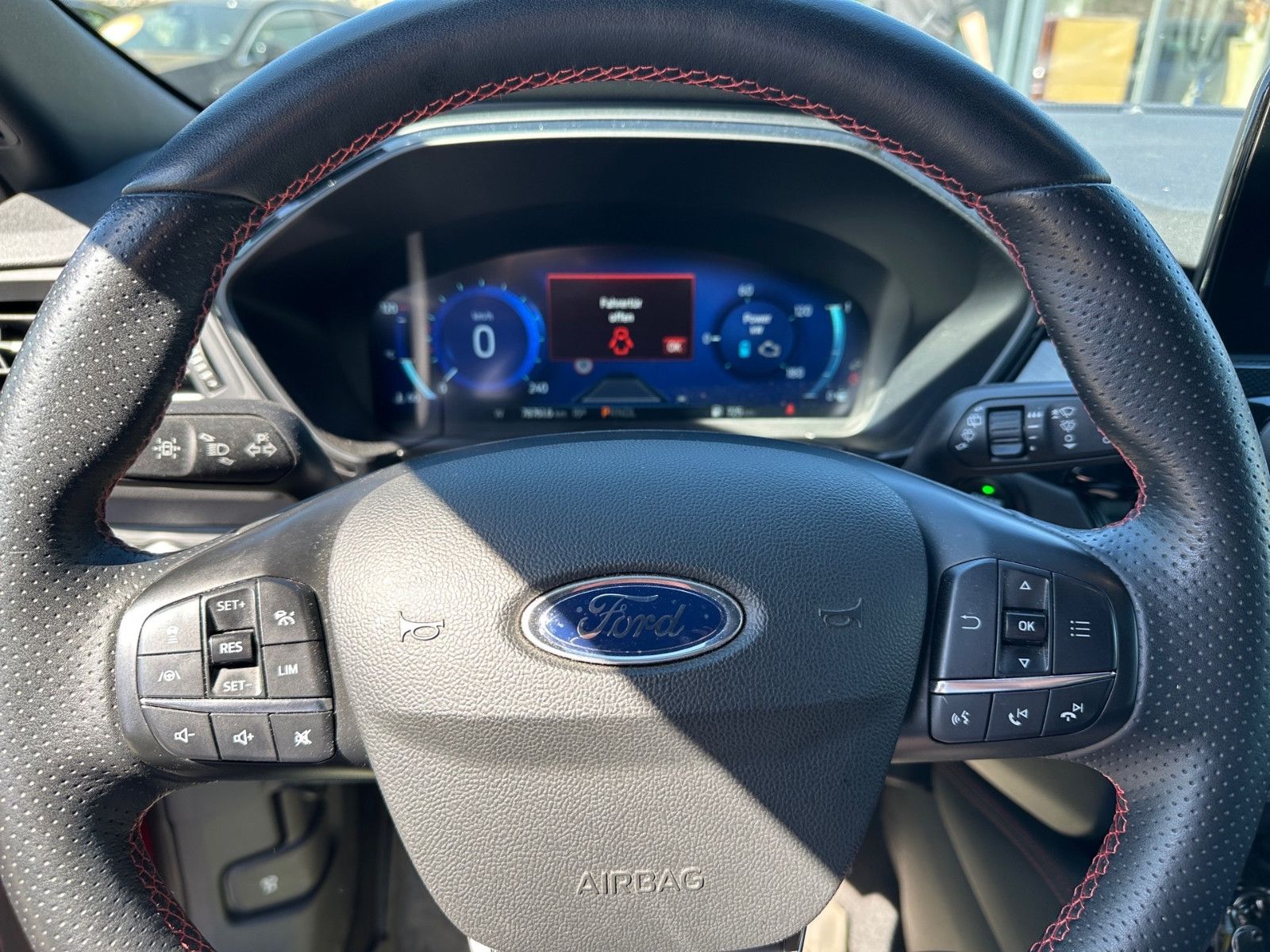 Ford Kuga Hybrid ST-Line X – Bild 10