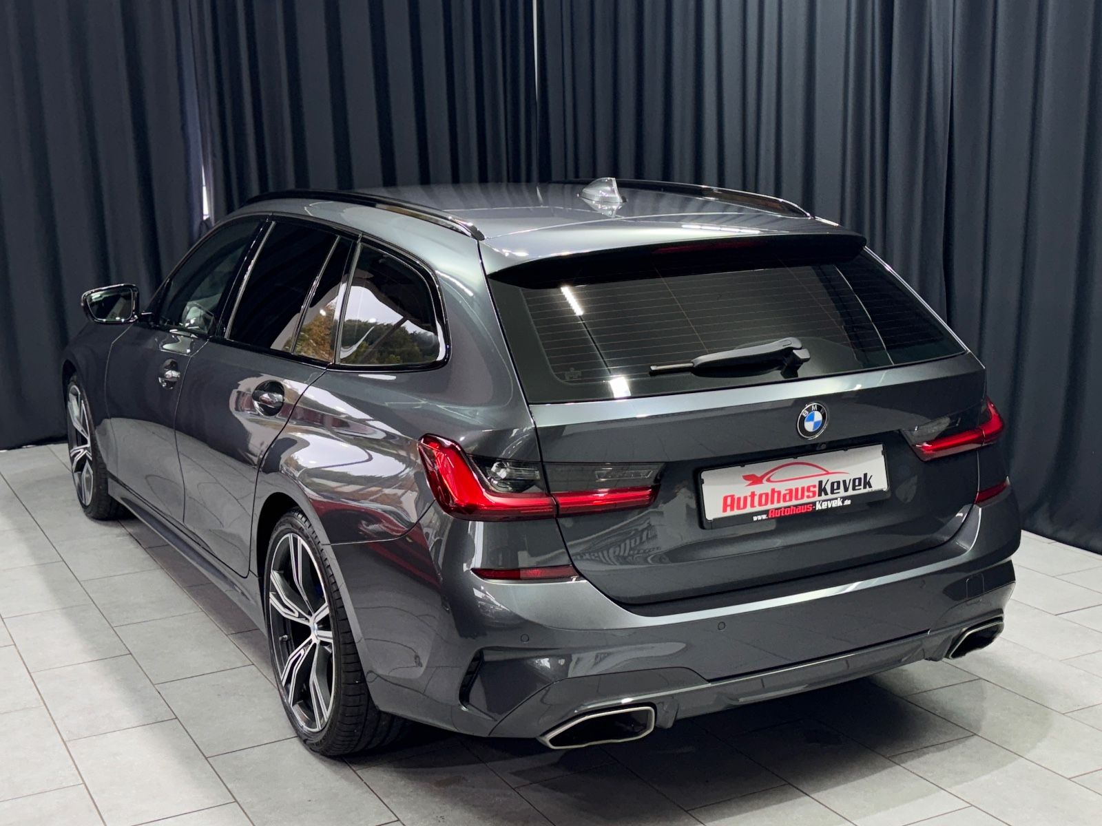 Fahrzeugabbildung BMW M340i Touring xDrive|LASER|HEAD-UP|AHK|ACC|