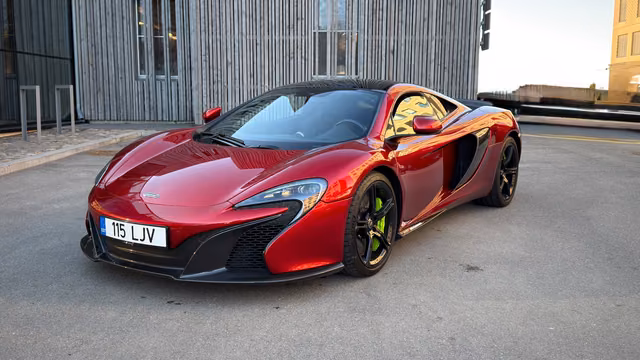 McLaren 650S Coupé MSO Akrapovič exhaust