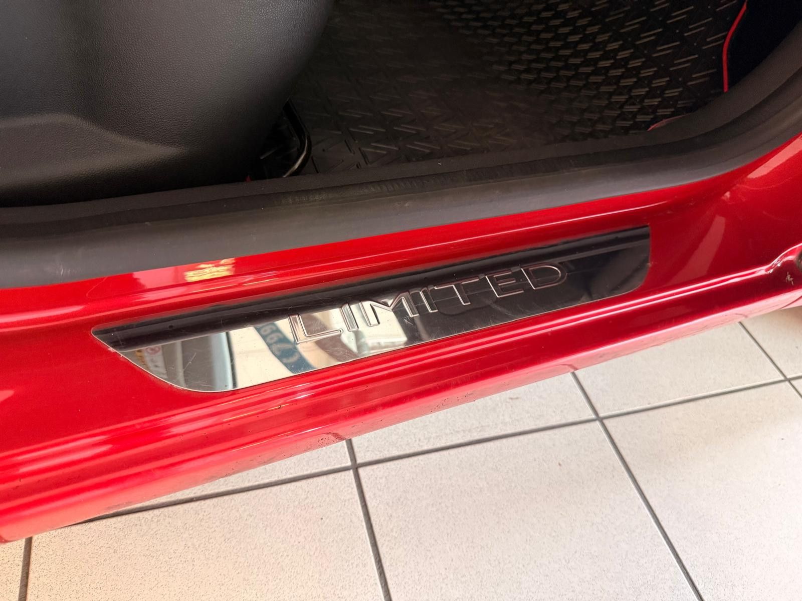 Fahrzeugabbildung Renault Clio IV Limited / KLIMA/ KEYLESS/TÜV SERVICE NEU