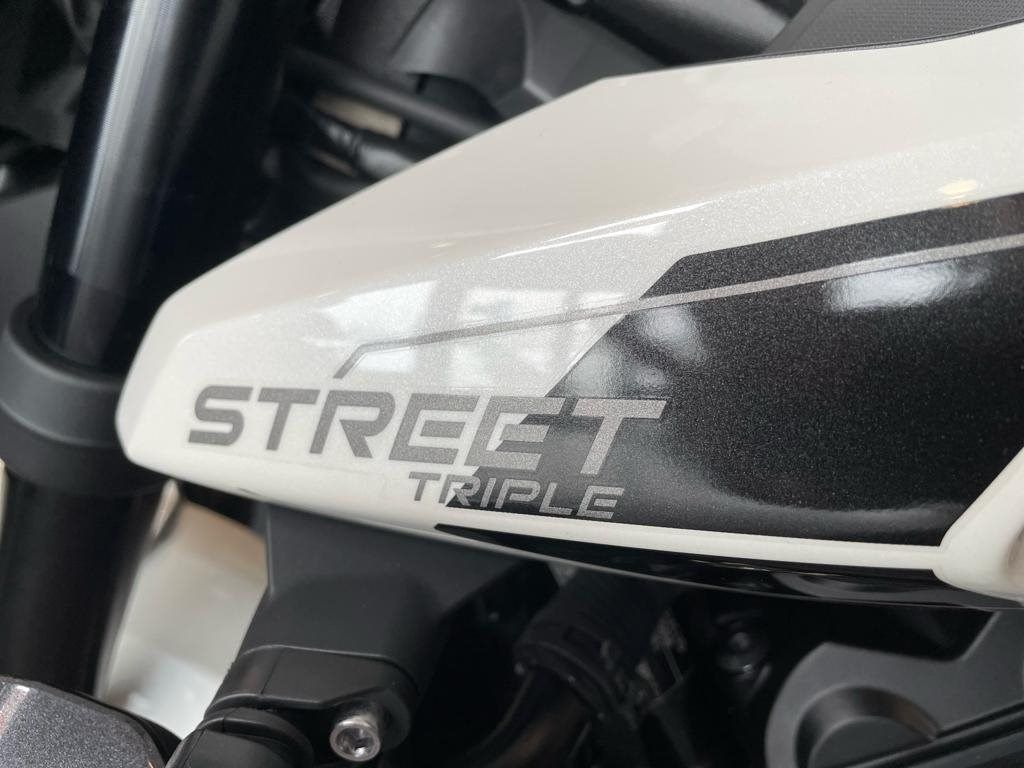 Fahrzeugabbildung Triumph Street Triple 765 R EU5_SOFORT VERFÜGBAR