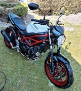 Suzuki SV650 Neuwertig !!! ca. 2500km Sportauspuff - SUZUKI 250