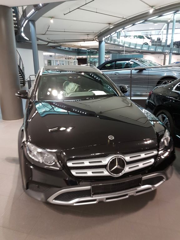 Mercedes-Benz E 220