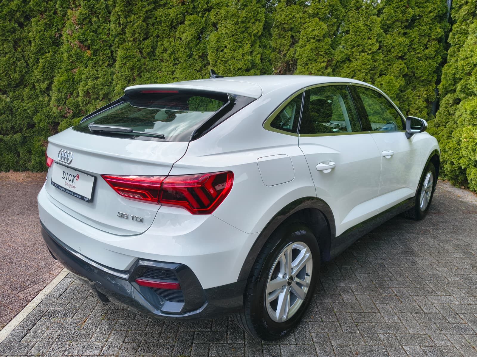 Fahrzeugabbildung Audi Q3 Sportback 35 TDI S-tronic LED+MMI+AHK+SHZ+DSP
