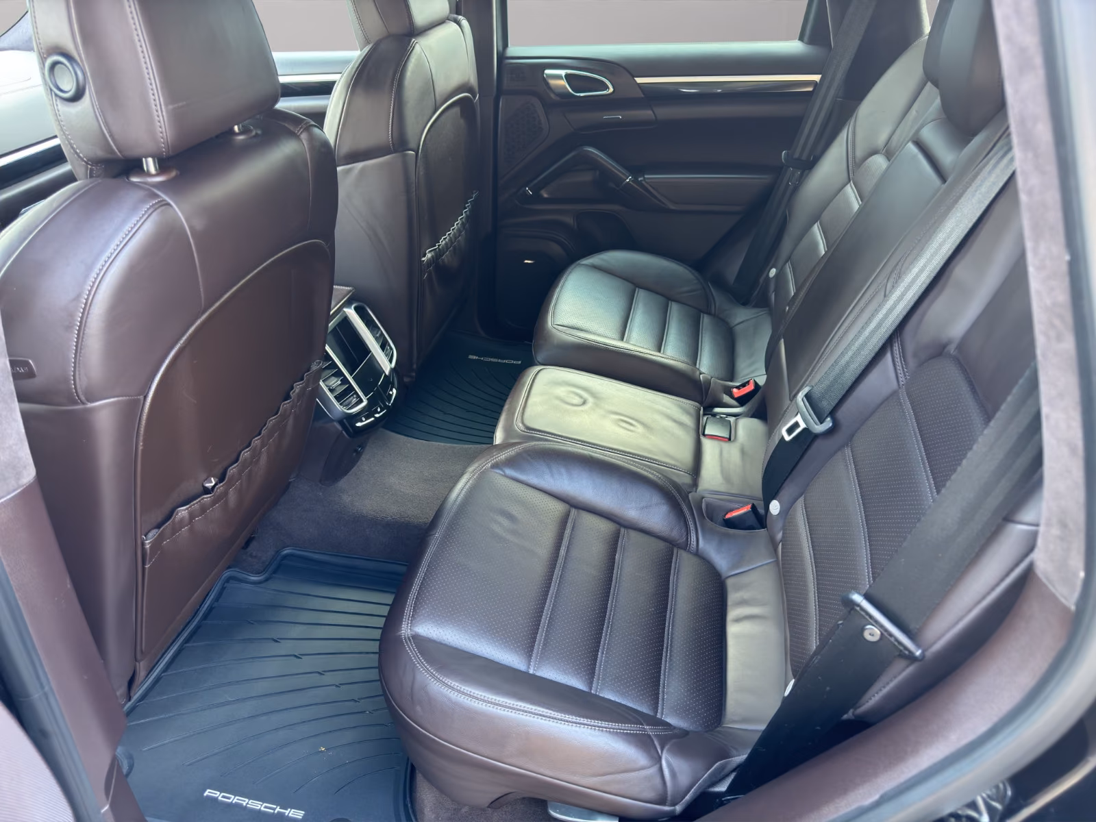 Porsche Cayenne Turbo S SPORT-DESIGN/PANORAMA/PCCB!