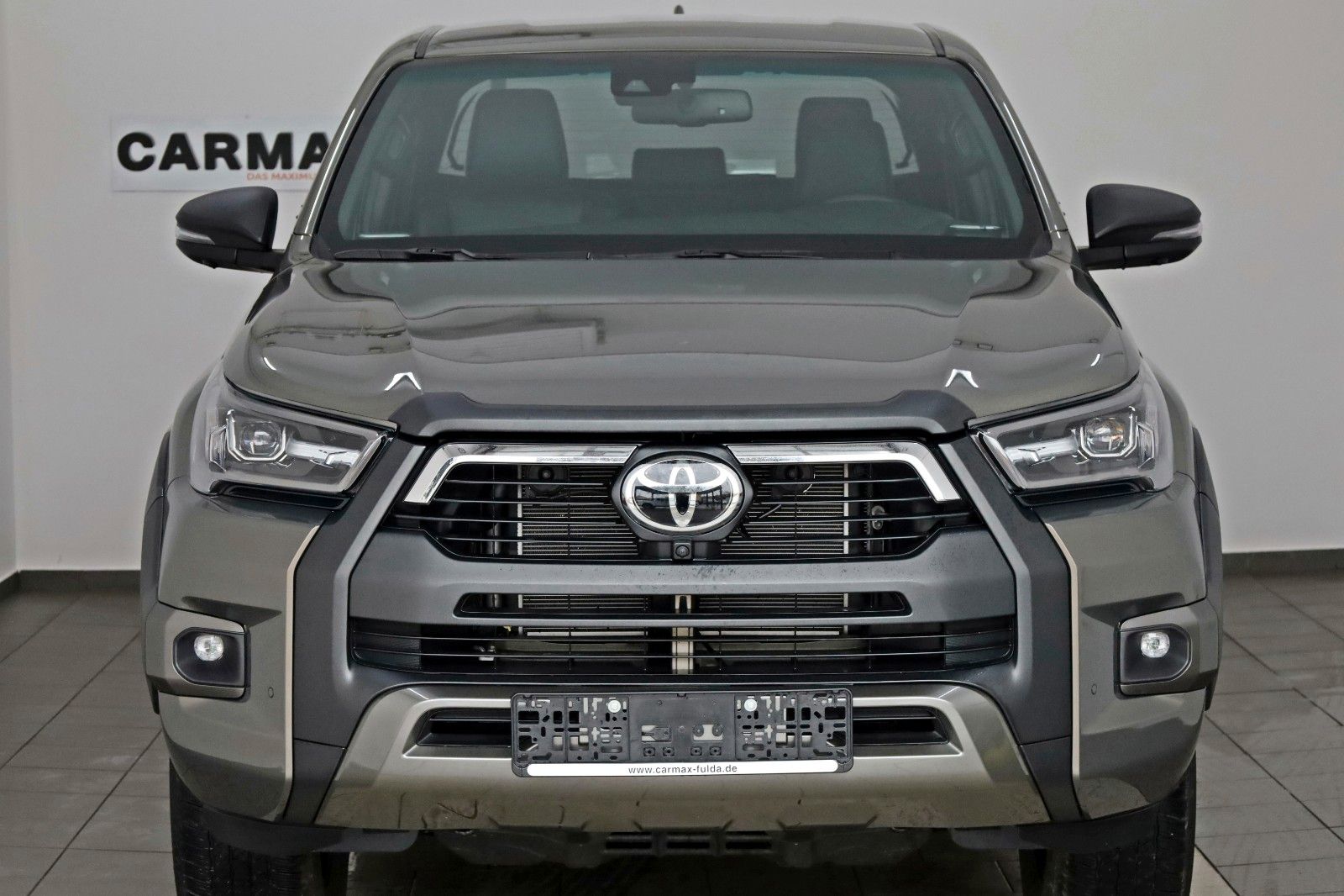 Fahrzeugabbildung Toyota Hilux 2.8 D-4D Invincible,Rollbügel,Rolo,ACC,AHK