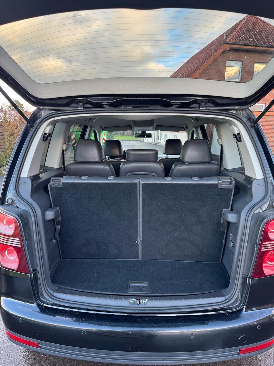 Volkswagen Touran 2009 — photo 11