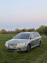 Toyota Avensis Combi 1.8-l-VVT-i - - Toyota Avensis: Combi