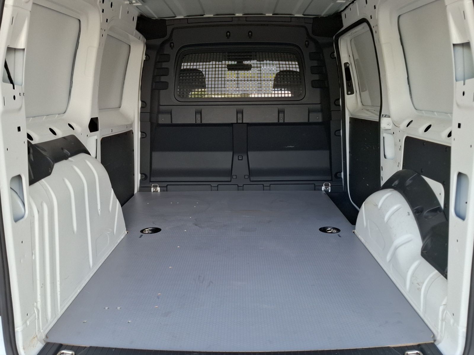 Fahrzeugabbildung Volkswagen Caddy TDI Kasten Maxi Klima AHK DAB PDC SH