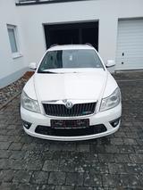 Skoda Octavia 2.0 TDI DSG RS Combi RS - Skoda Octavia aus 2010: RS