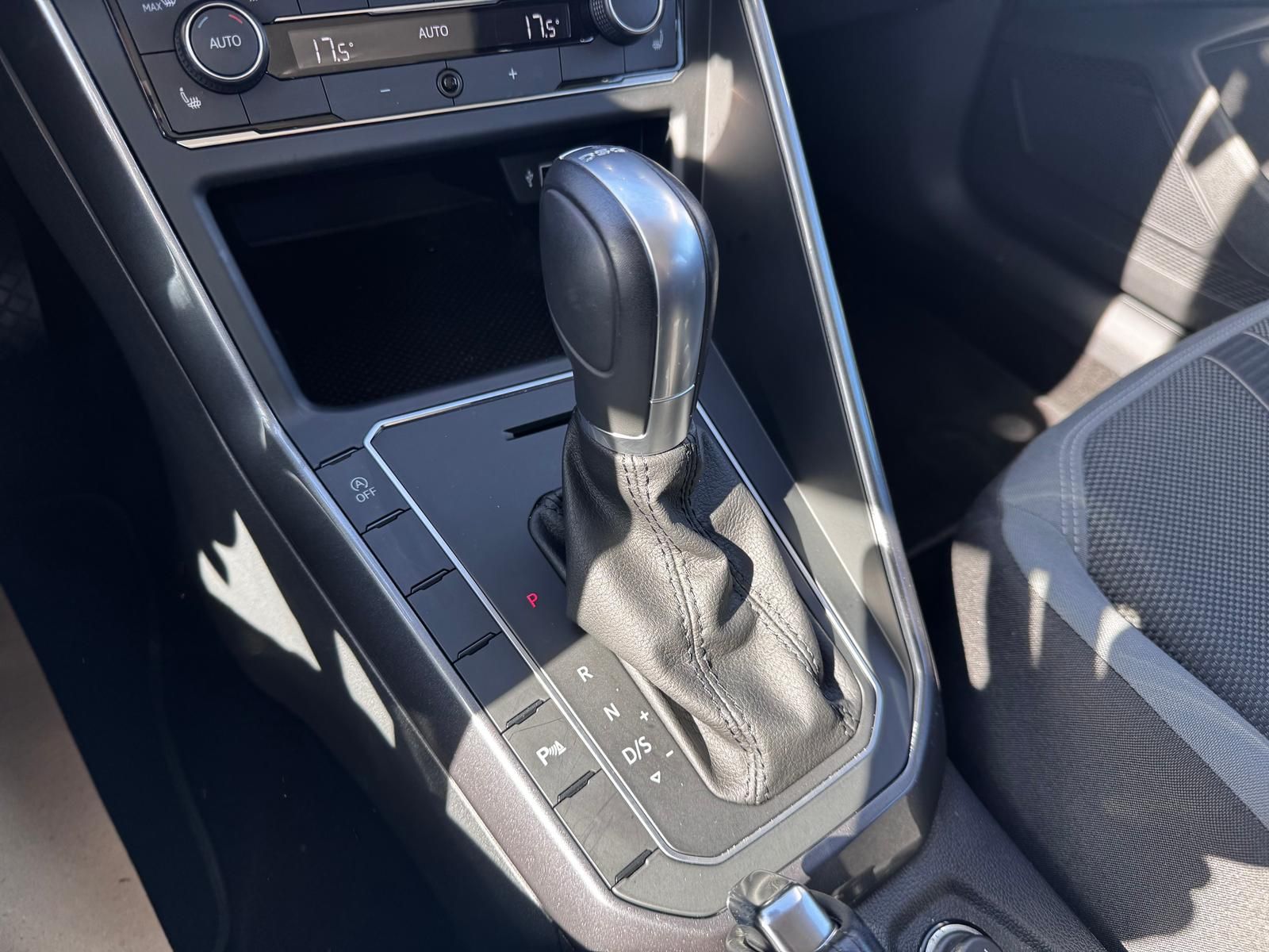 Fahrzeugabbildung Volkswagen Polo Highline  1.0 TSI Rueckfahrkamera