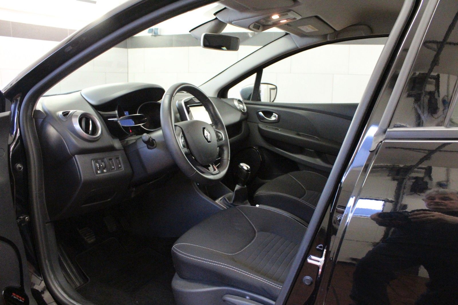 Fahrzeugabbildung Renault Clio TCe 90 GT Line *Navi*Klima*Winterräder *