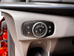FORD Tourneo Custom 320 L1  Active*Bi-Xenon*Navi*ACC