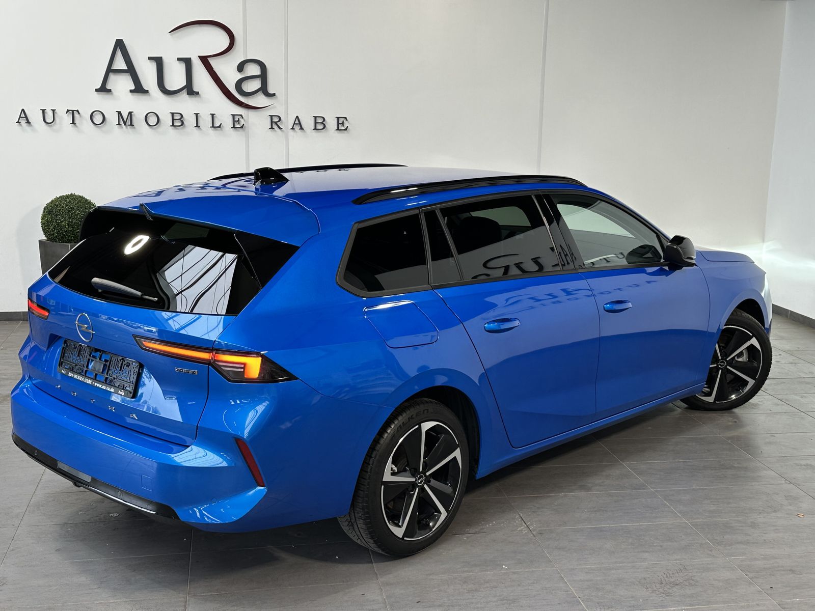 Fahrzeugabbildung Opel Astra SpT 1.6 Hybrid Elegance NAV+LED+ACC+VCOCKP