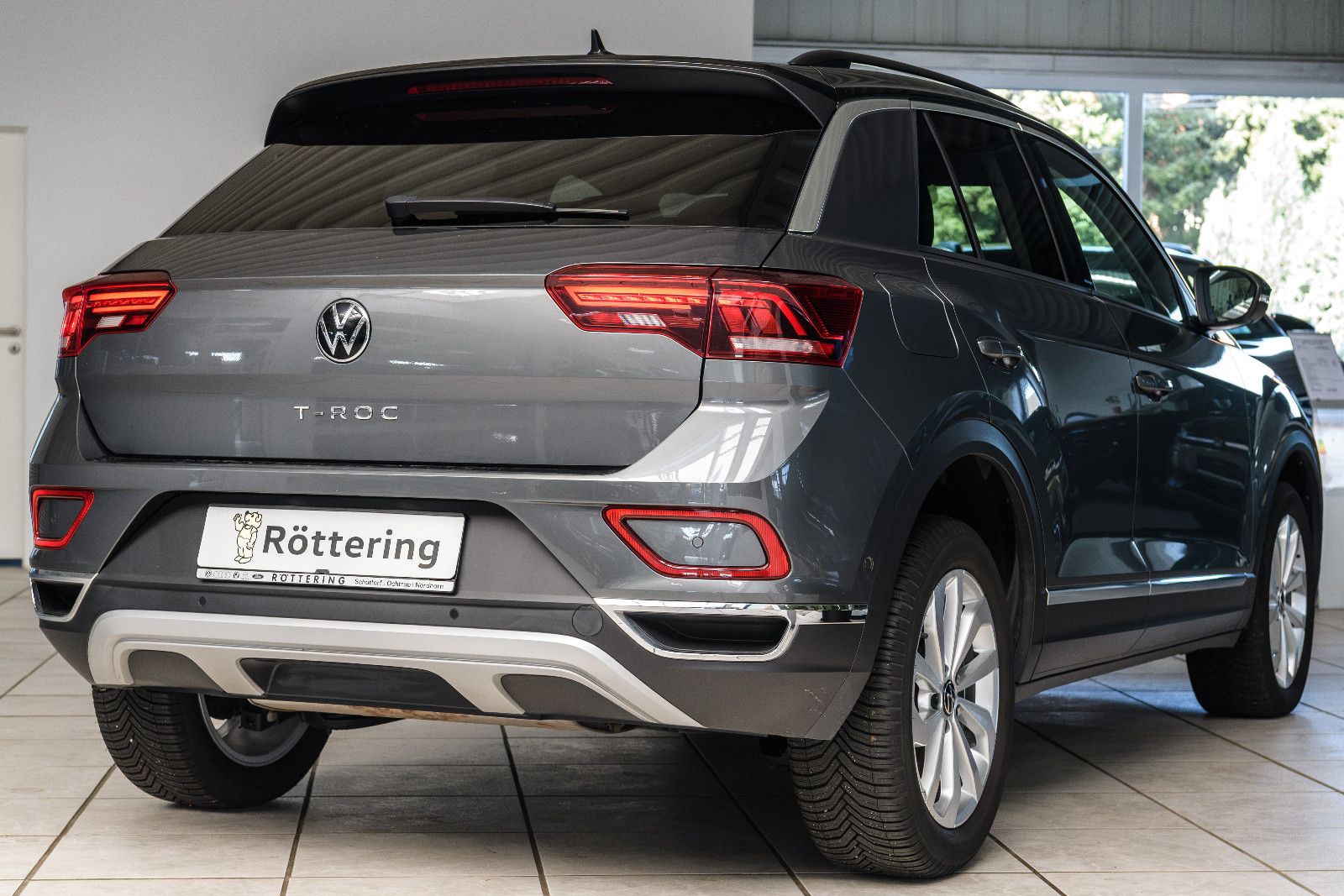 Fahrzeugabbildung Volkswagen T-Roc Style 2.0l TDI DSG + Navi + ACC + Keyless
