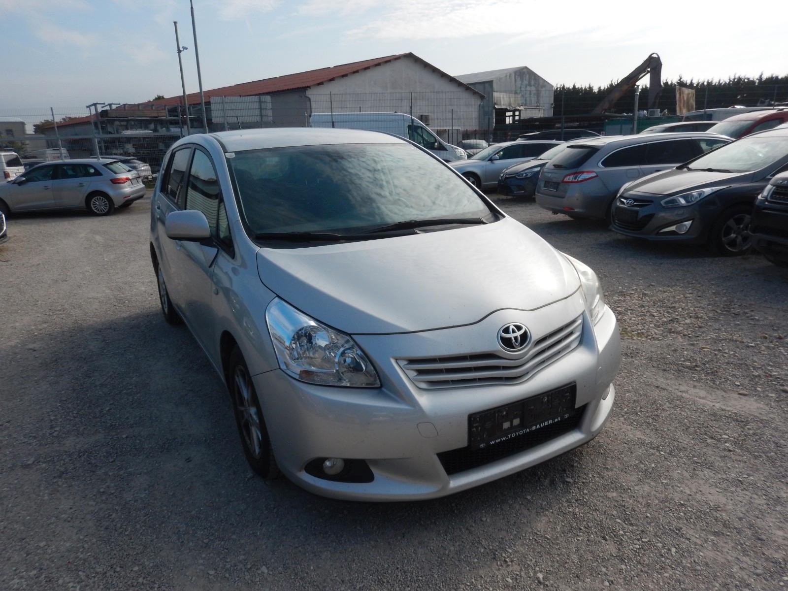 Toyota Verso 2011 — photo 21