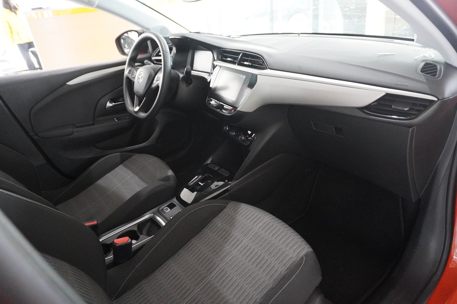 Fahrzeugabbildung Opel Corsa-e F EDITION 7KW NAVI/VIRT/TEMP/DAB/WÄRMEP.