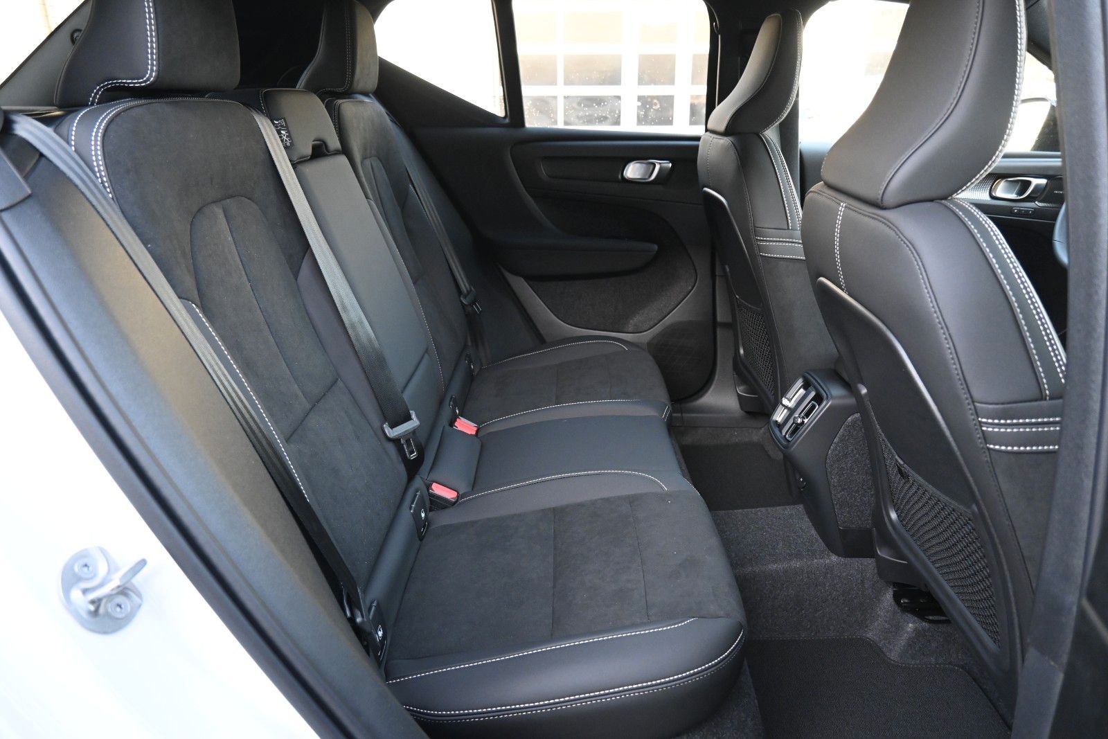 Fahrzeugabbildung Volvo XC40 B4 DKG Plus Black Edition*STDHZG*360*ACC