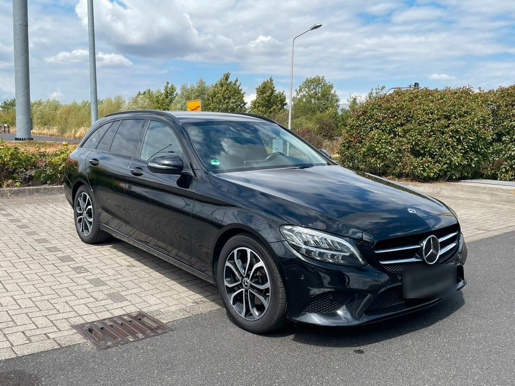 Image of Mercedes-Benz C 220