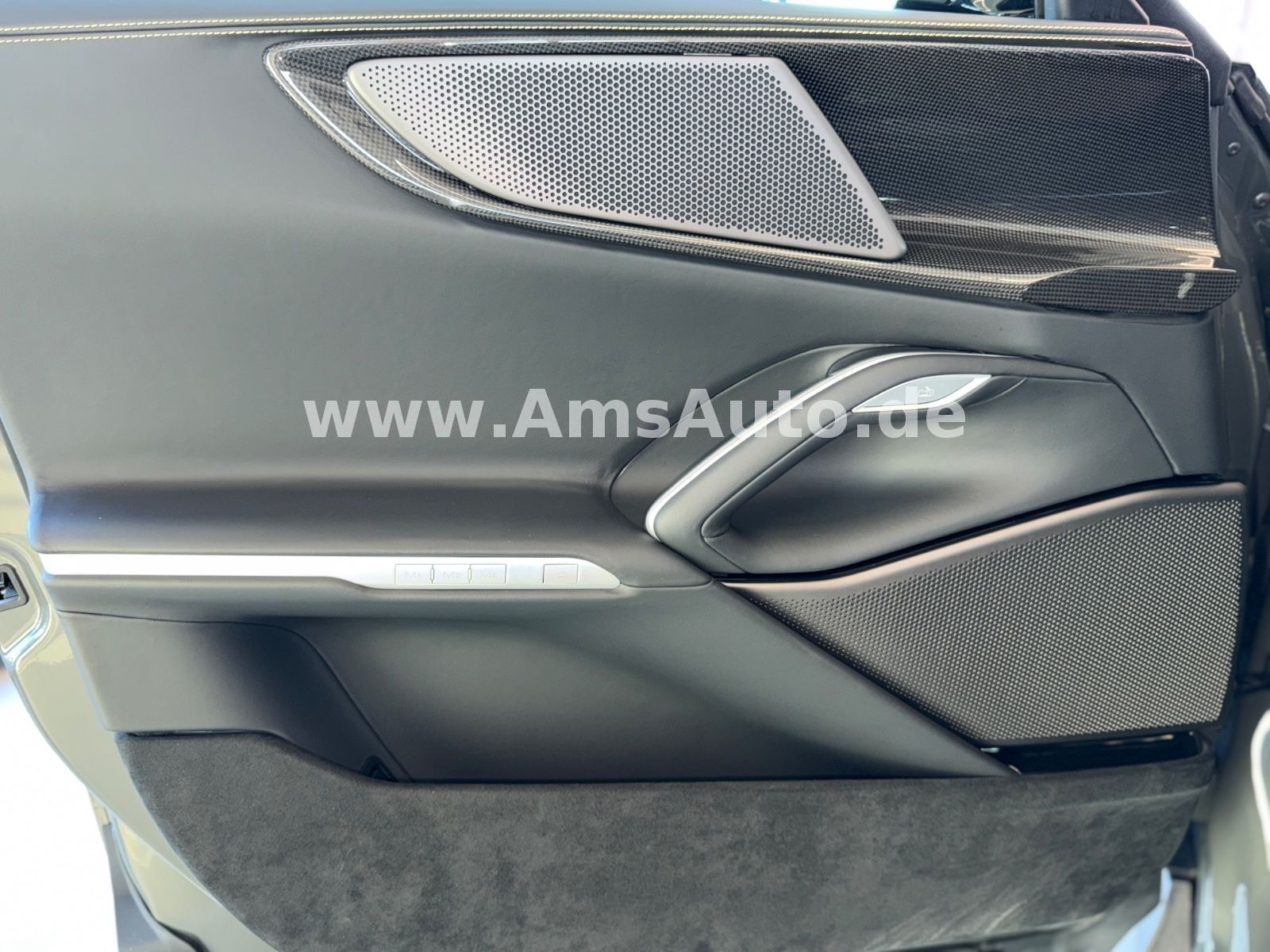 Purosangue Full Carbon Pano Massage