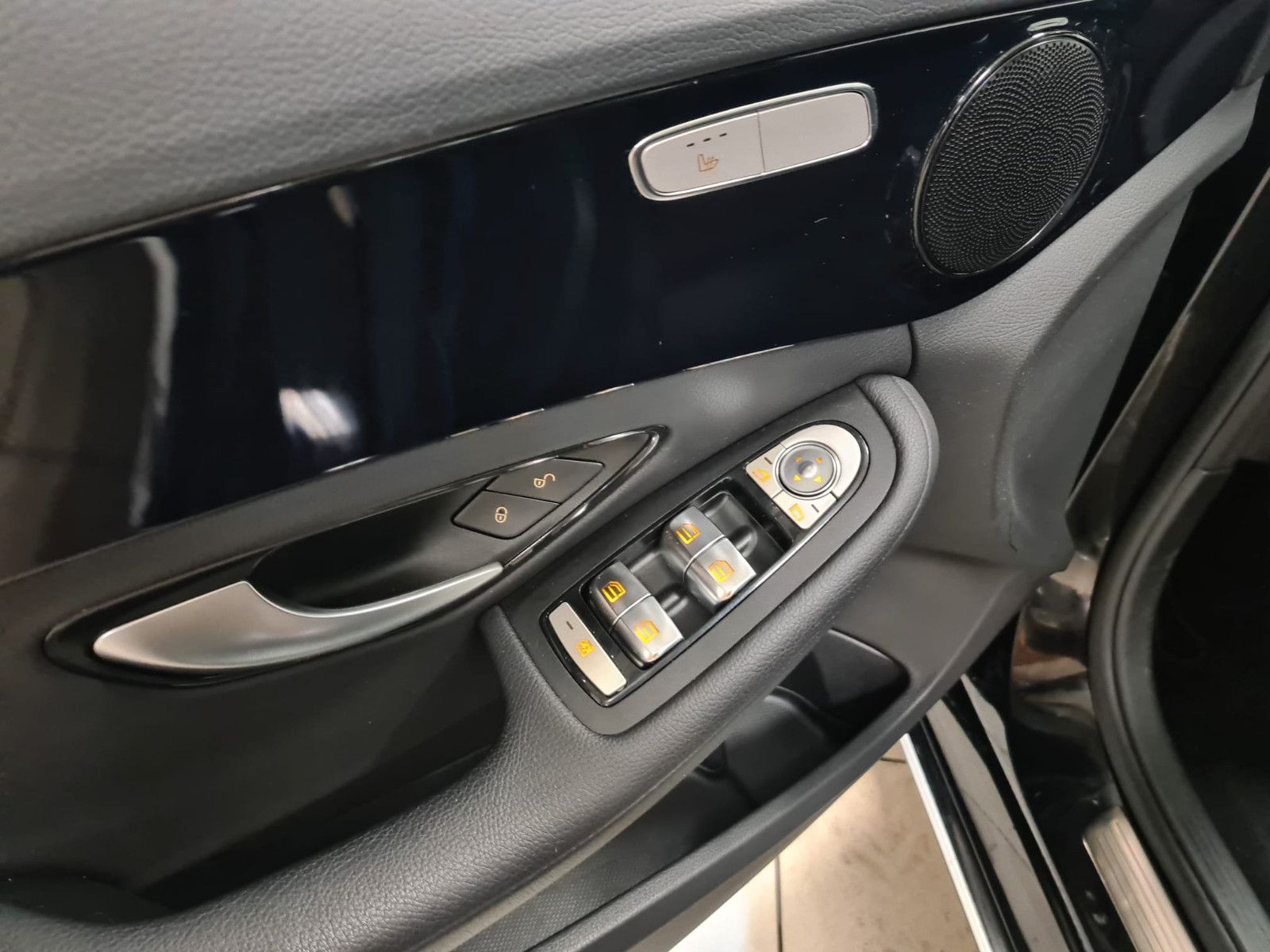 Fahrzeugabbildung Mercedes-Benz C 180d T-Modell / LED HP / GEPFLEGT /