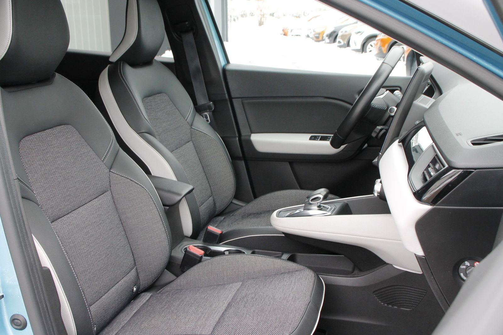 Fahrzeugabbildung Renault Captur EDITION ONE E-TECH PLUG-IN 160