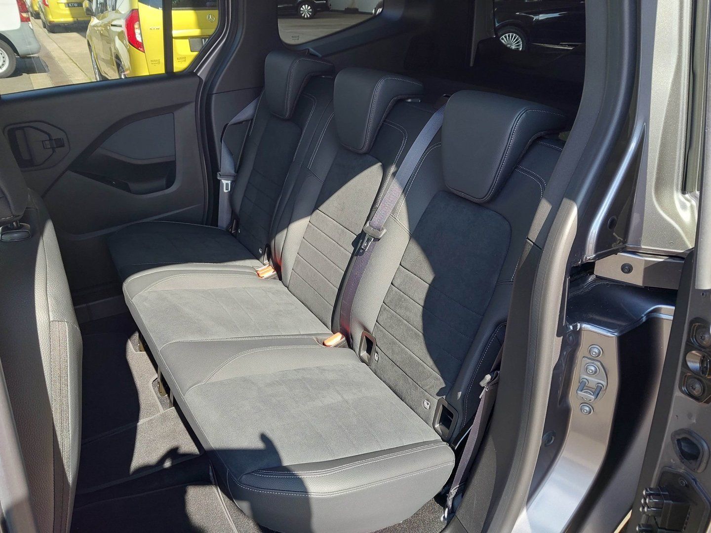 Fahrzeugabbildung Mercedes-Benz T 180d Progr AHK Navi-/Park/TechnikPkt LED KeyGo