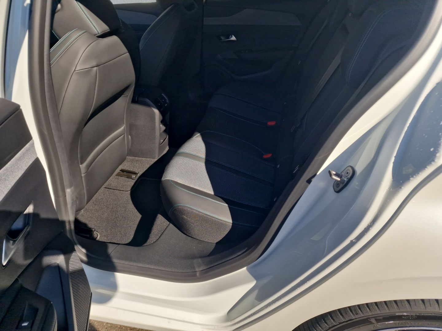 Fahrzeugabbildung Peugeot 308 Allure Pack 1.5 BlueHDi 130 *Kayless*Kamera*