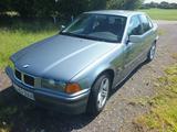 BMW 320i 24V Oldtimer Omafahrzeug wenig Kilometer - gebrauchte BMW 320 aus dem Jahr 1995