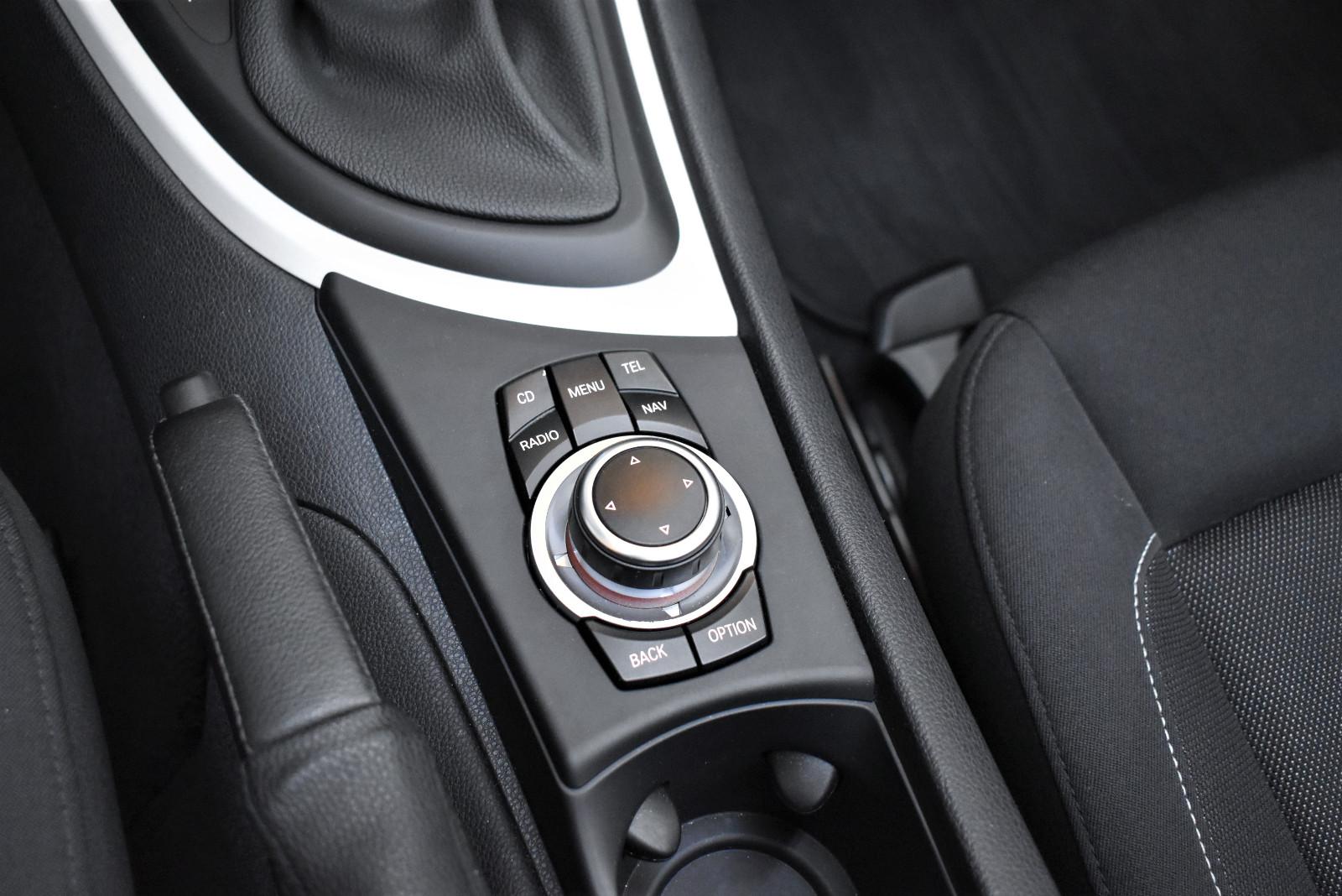 BMW 118i Cabrio+Navi+Automatik+PDC+Tempomat+SHZ