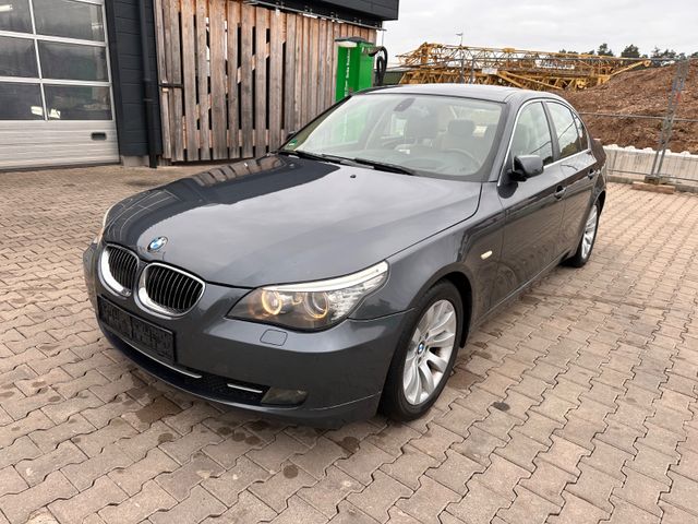 BMW 530d Lim. Navi Xenon St.Heizung Absta.Thempomat