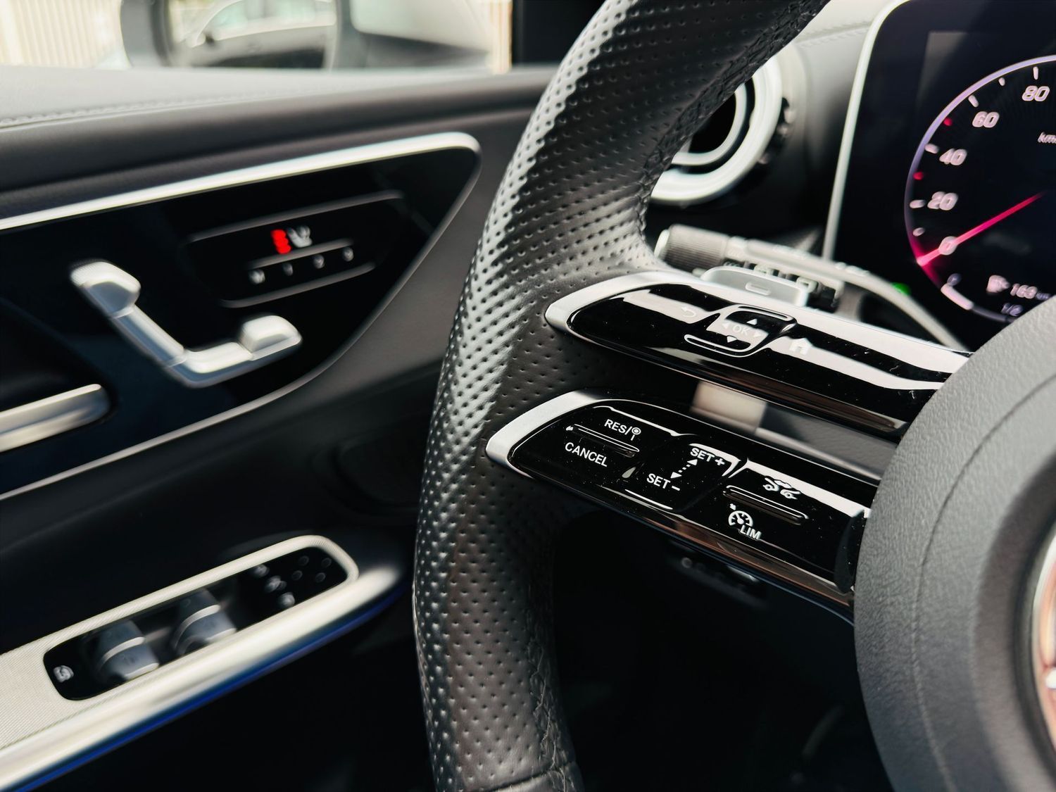 Fahrzeugabbildung Mercedes-Benz GLC 300 d 4M AMG - 360°, Panodach, Standh, Digit