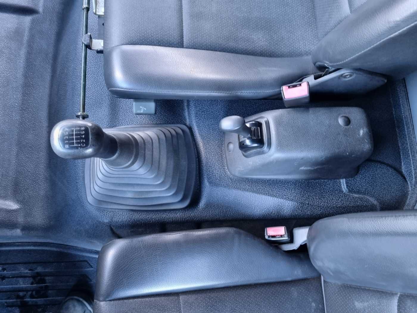Fahrzeugabbildung Mercedes-Benz Axor 1829 A 4x4 Pritsche/Plane 10 Stück