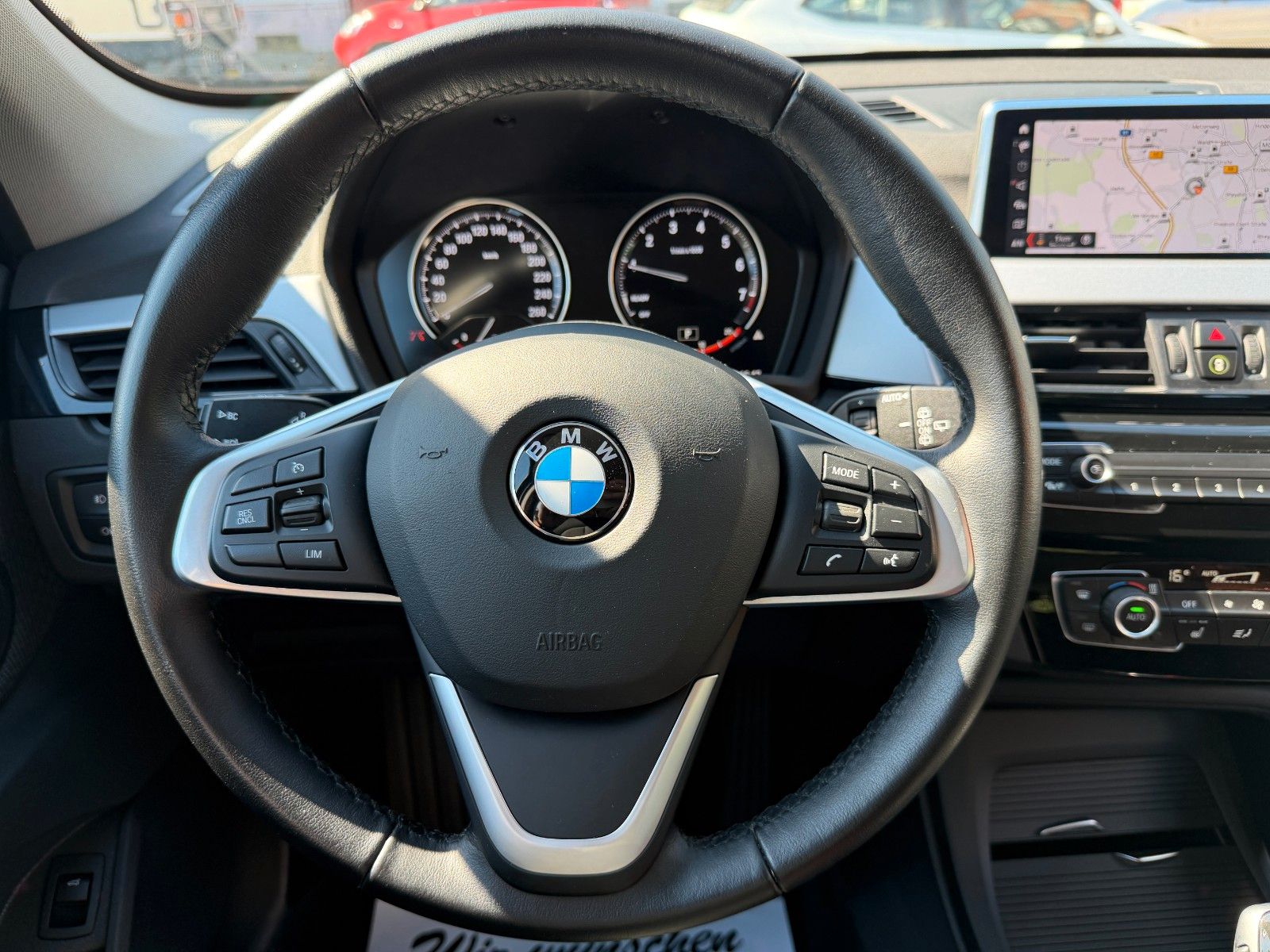Fahrzeugabbildung BMW X1 sDrive 18 i NAVI LED KAMERA AUTOMATIK 8-FACH