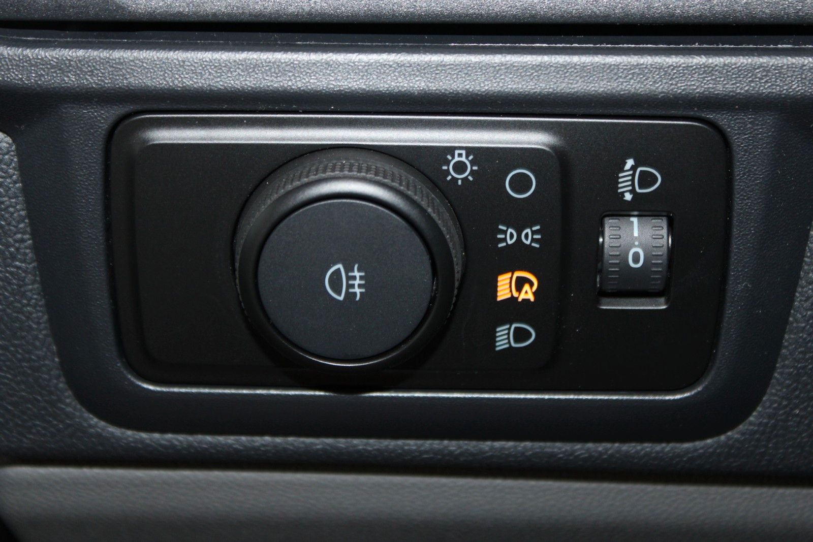 Fahrzeugabbildung Ford Transit Custom Kombi Trend 9-Sitzer LED NAVI CAM