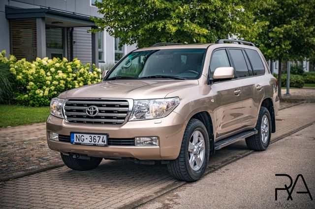 Toyota Land Cruiser 200 Basis