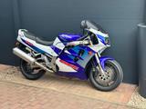 Suzuki GSXR 1100 W - SUZUKI GSXR 1100