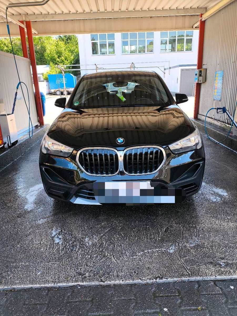BMW BMW X1 sDrive18i 2020.  nur 63.500 km  g...